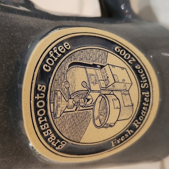 Grass Roots Coffee - Fresh Roasted '09. Hand-thrown '15. - Picture 6 of 6